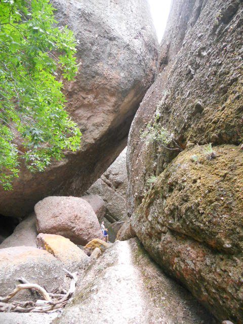 Find the blogger to check out the scale of those rocks!