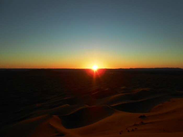 desert sunrise | two week morocco itinerary