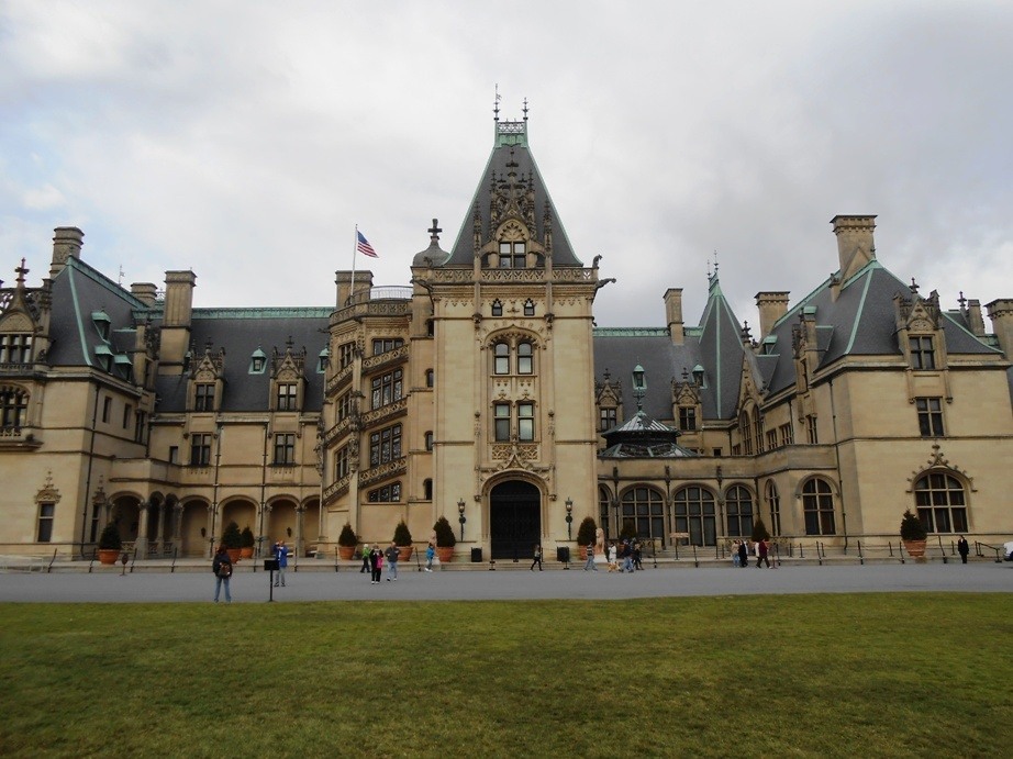 exterior of asheville biltmore estate