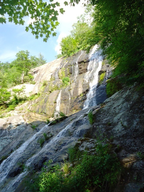 best hikes in virginia crabtree falls