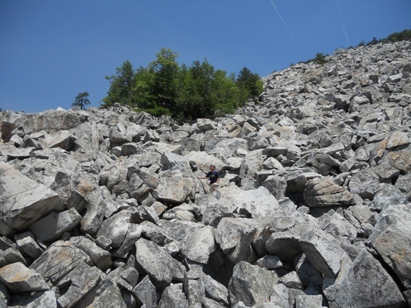 best hikes in va / virginia hikes devil's marbleyard