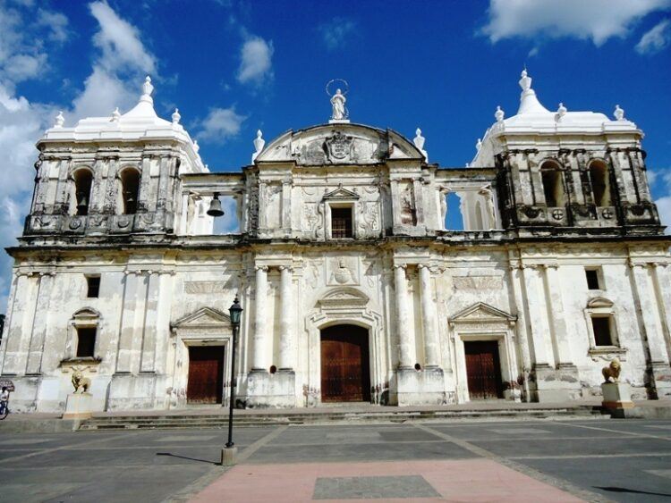 Leon Cathedral / nicaragua travel guide