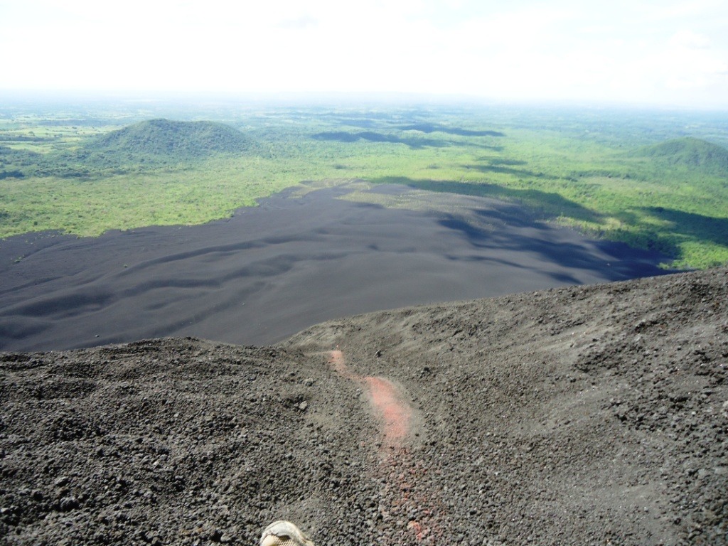 cerro negro 7 the girl and globe