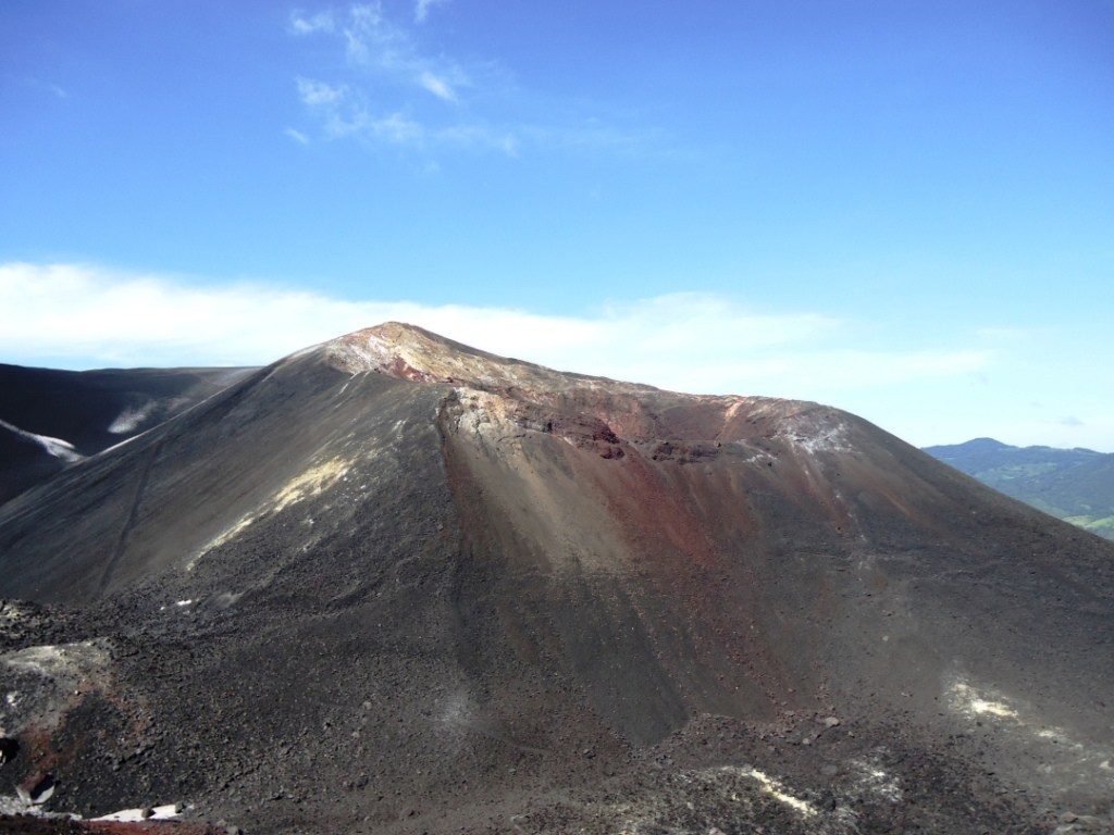 cerro negro 4 the girl and globe