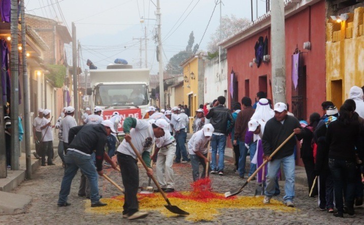 Cleanup crew Semana Santa Antigua