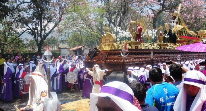 semana santa Virágvasárnap felvonulás antigua guatemala 2