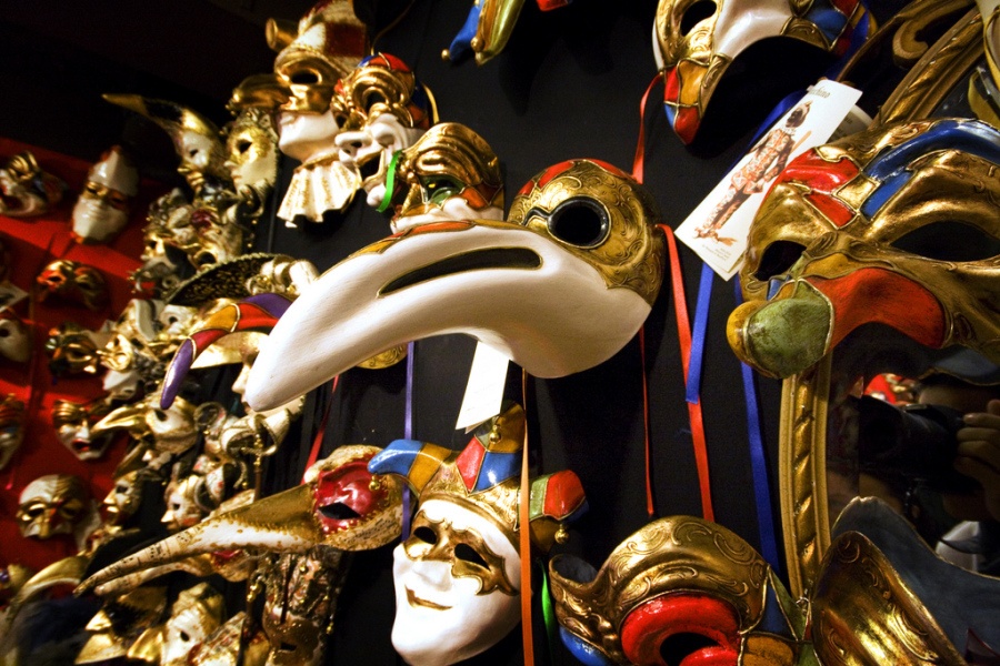 A store display of Venetian masks - better than a museum!