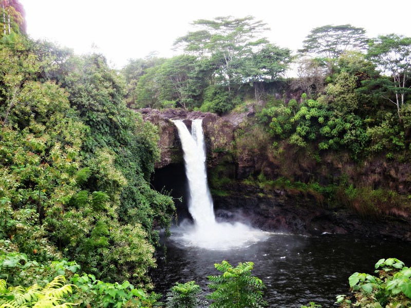 rainbow falls the big island of hawaii