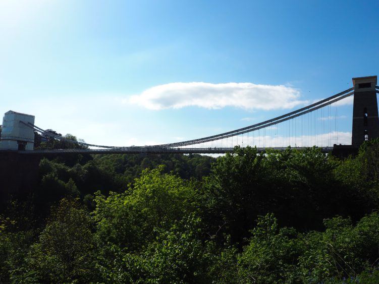 clifton suspension bridge bristol england / bristol uk