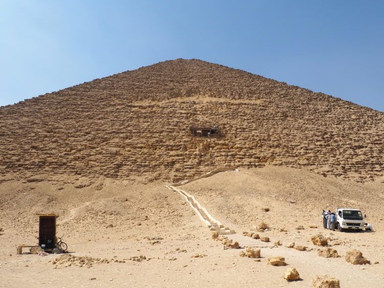 things to do in cairo: dahshur pyramid