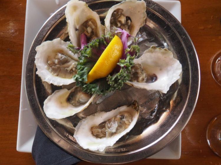 virginia bucket list eat oysters