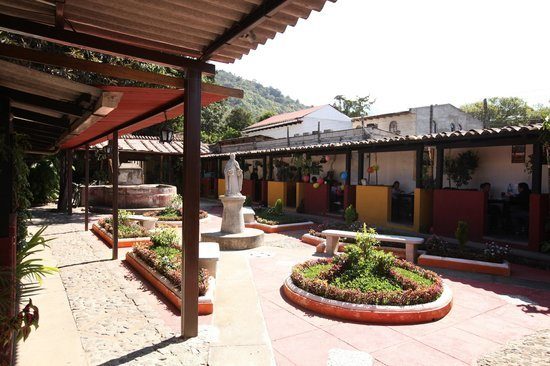 Courtyard inside Sevilla Spanish School