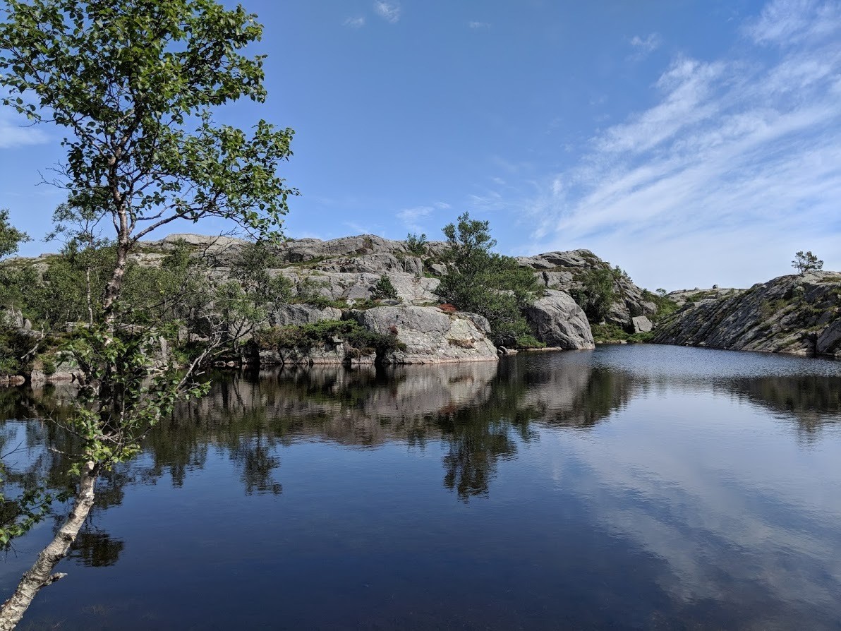 A lake along the Pulpit Rock trail