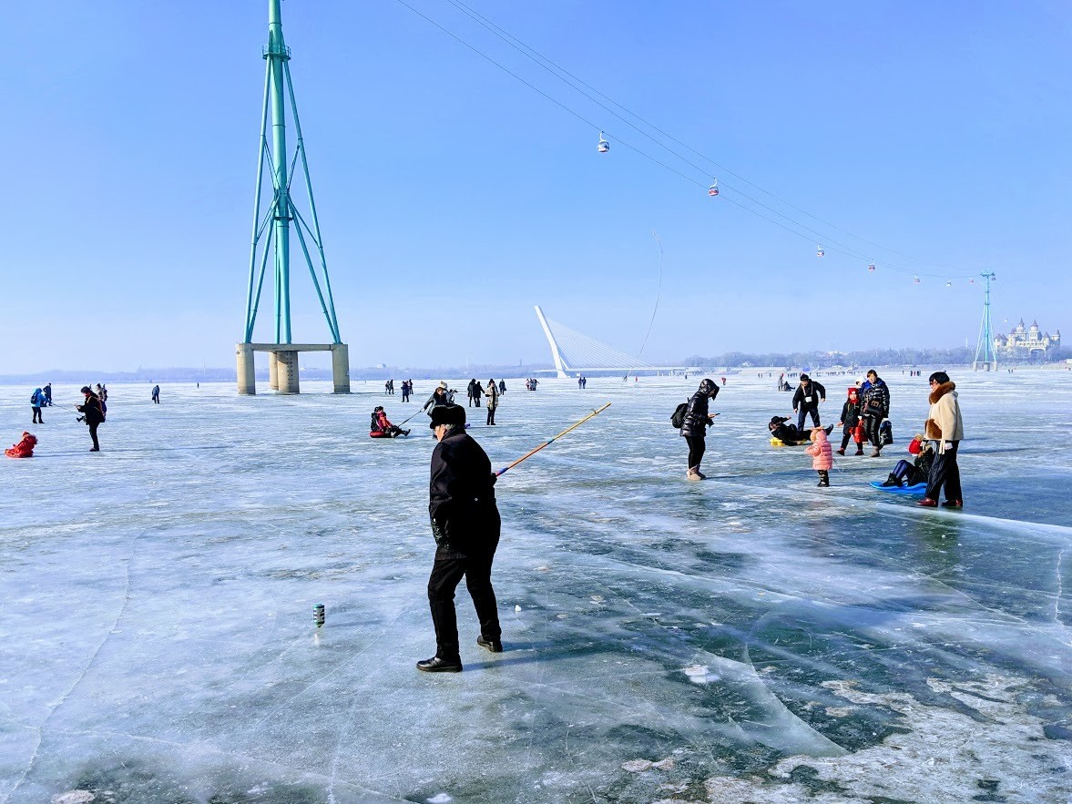 winter sports on the frozen songhua river