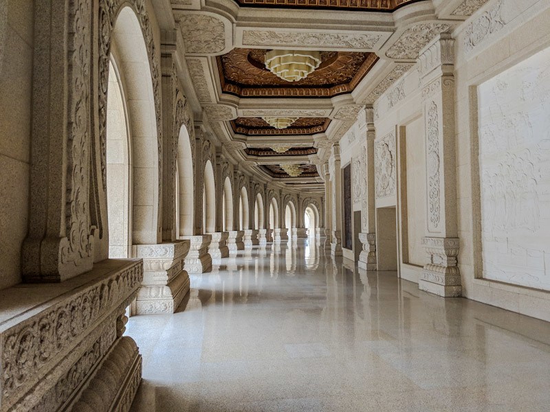 usnisa palace hallways