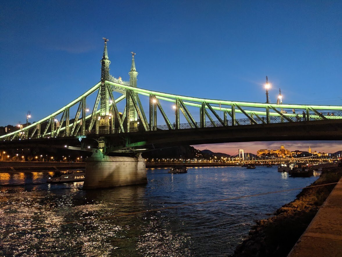 budapest at night