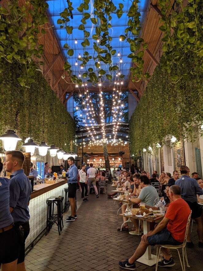 garden courtyard in budapest restaurant