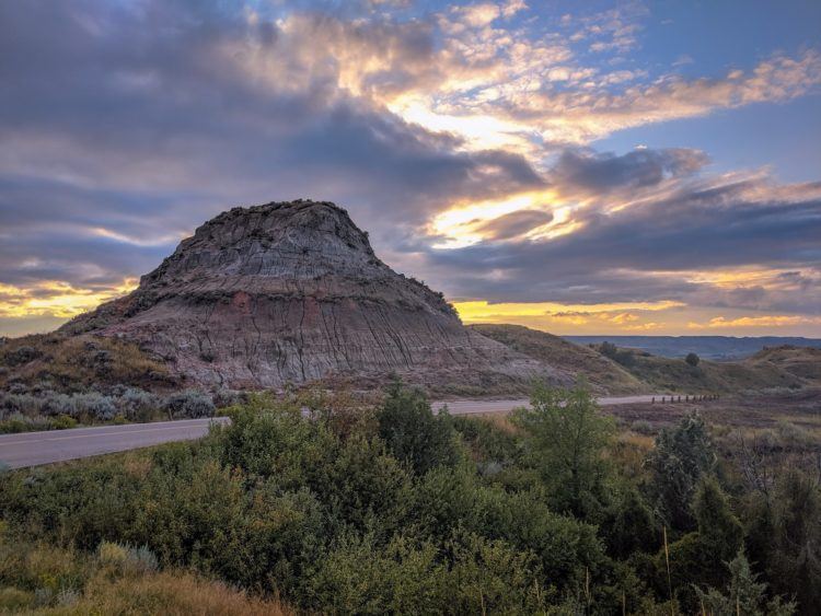 scenic loop road in north dakota