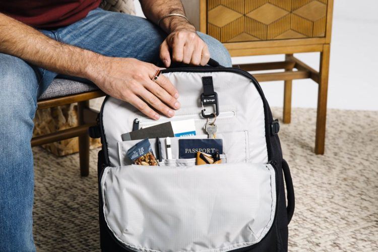 inside pockets in the best carry on backpack