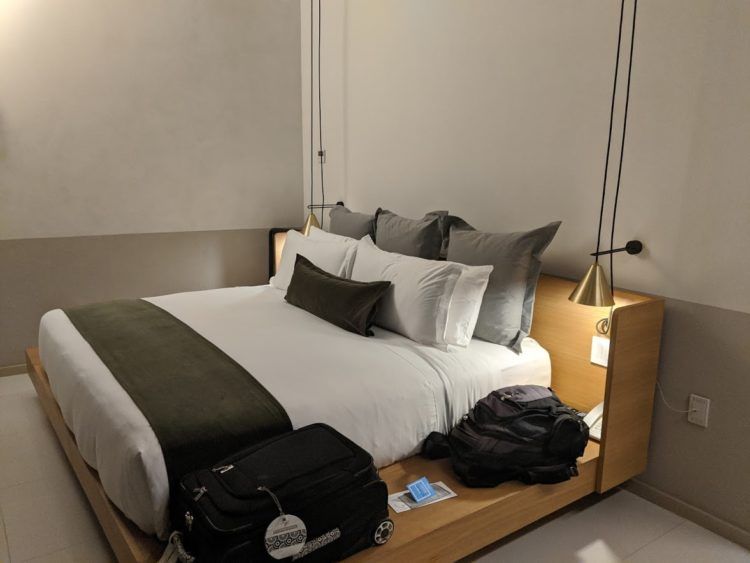 king bed room at hotel umbral