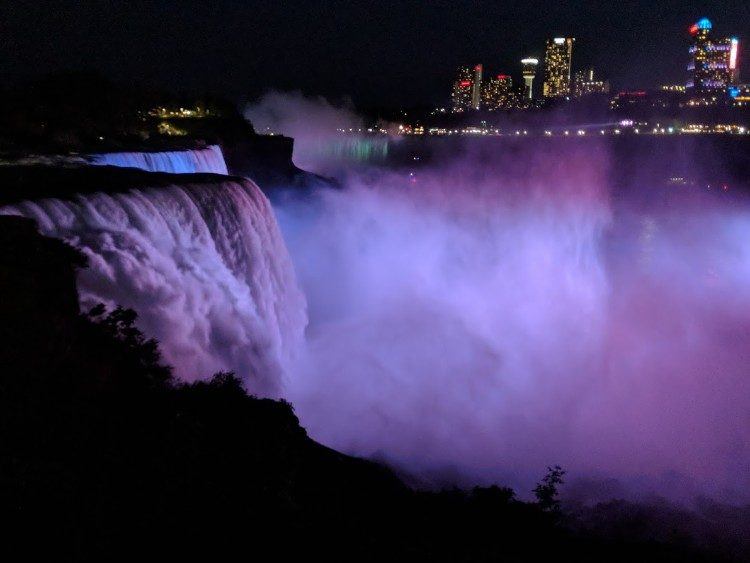 niagara falls usa at night