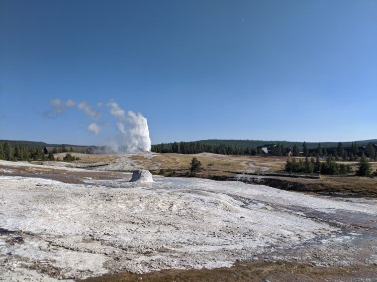 upper geyser basin yellowstone