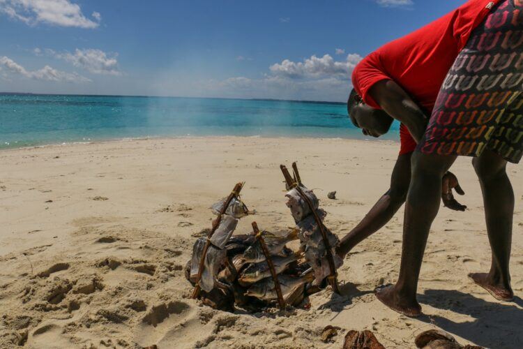 fish lunch on island