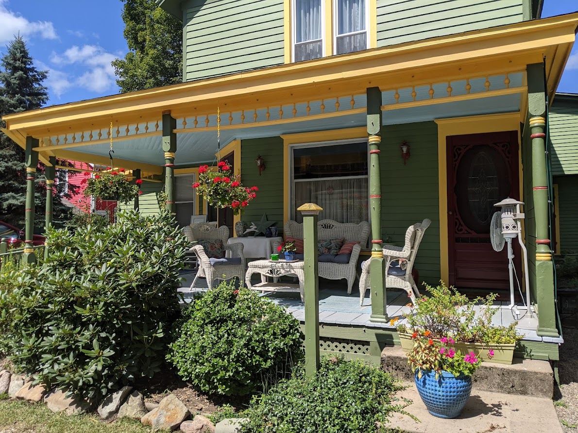 Visiting Lily Dale, Where the Dead Live On — sightDOING